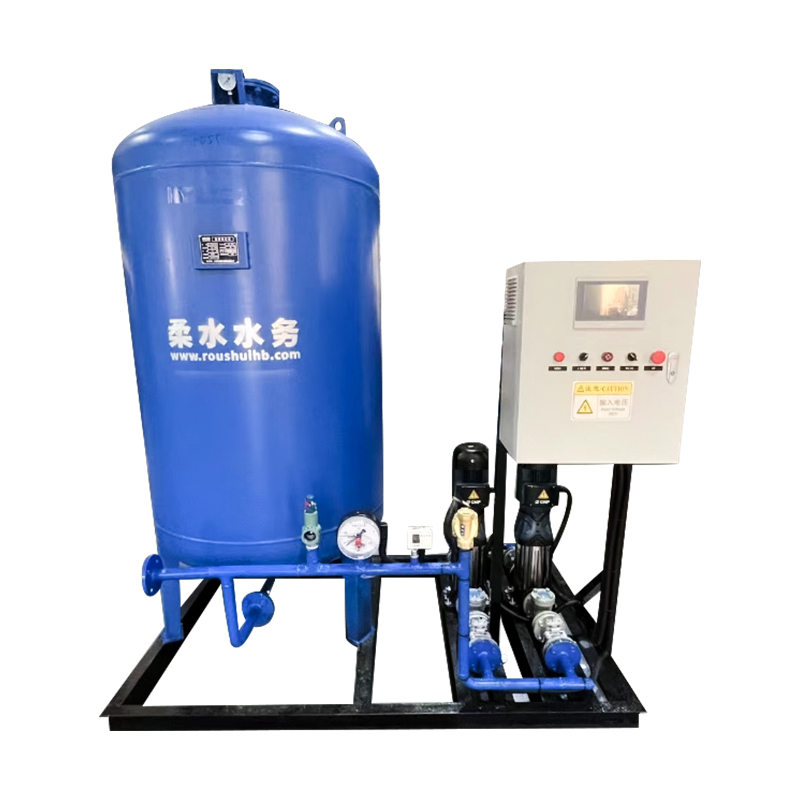 ポンプと膨張タンクを備えた一定の圧力給水機器