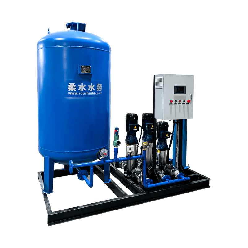 ポンプと膨張タンクを備えた一定の圧力給水機器